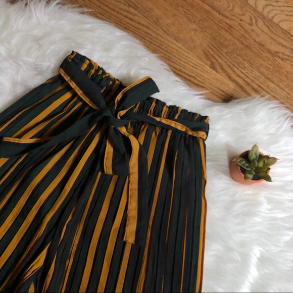 Pleated wide leg pants - Picture 4 of 7